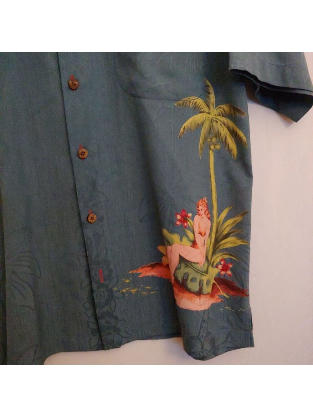 Tommy Bahama 100% Silk Blue Mens Short Sleeve Sexy Woman Button Shirt Small - Picture 5 of 10